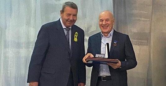 Беслан Рамазанович Берсиров получил почетный нагрудный знак «За заслуги» саморегулирования в строительстве
